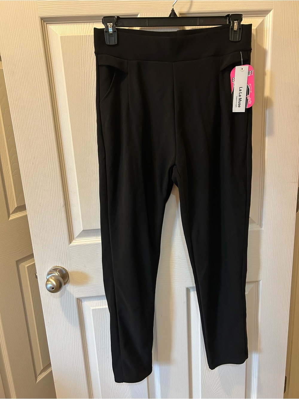 La La Muse 1X Women's Black Pull-On Pants Stretchy 2 Side Pockets Extra Comfy